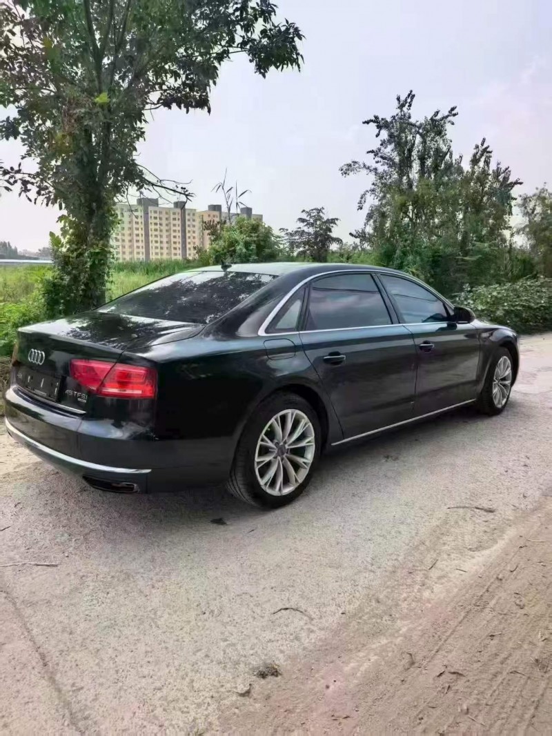 烟台12年奥迪A8L9