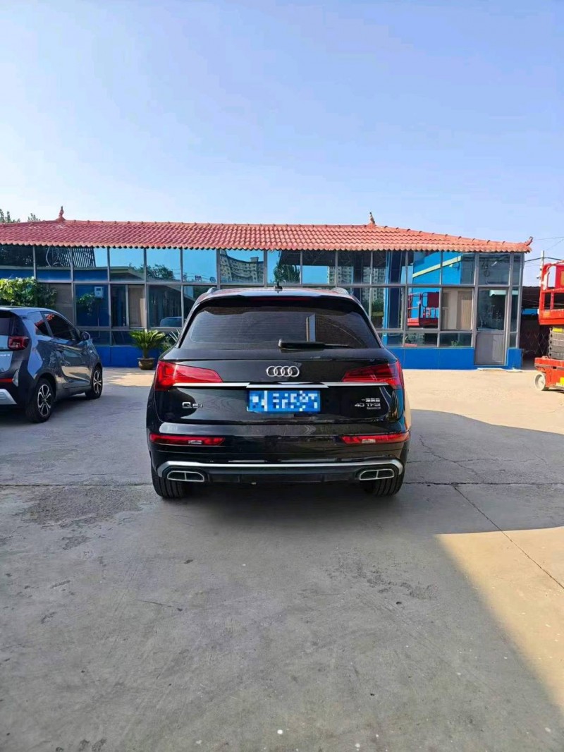 德州25年奥迪Q58