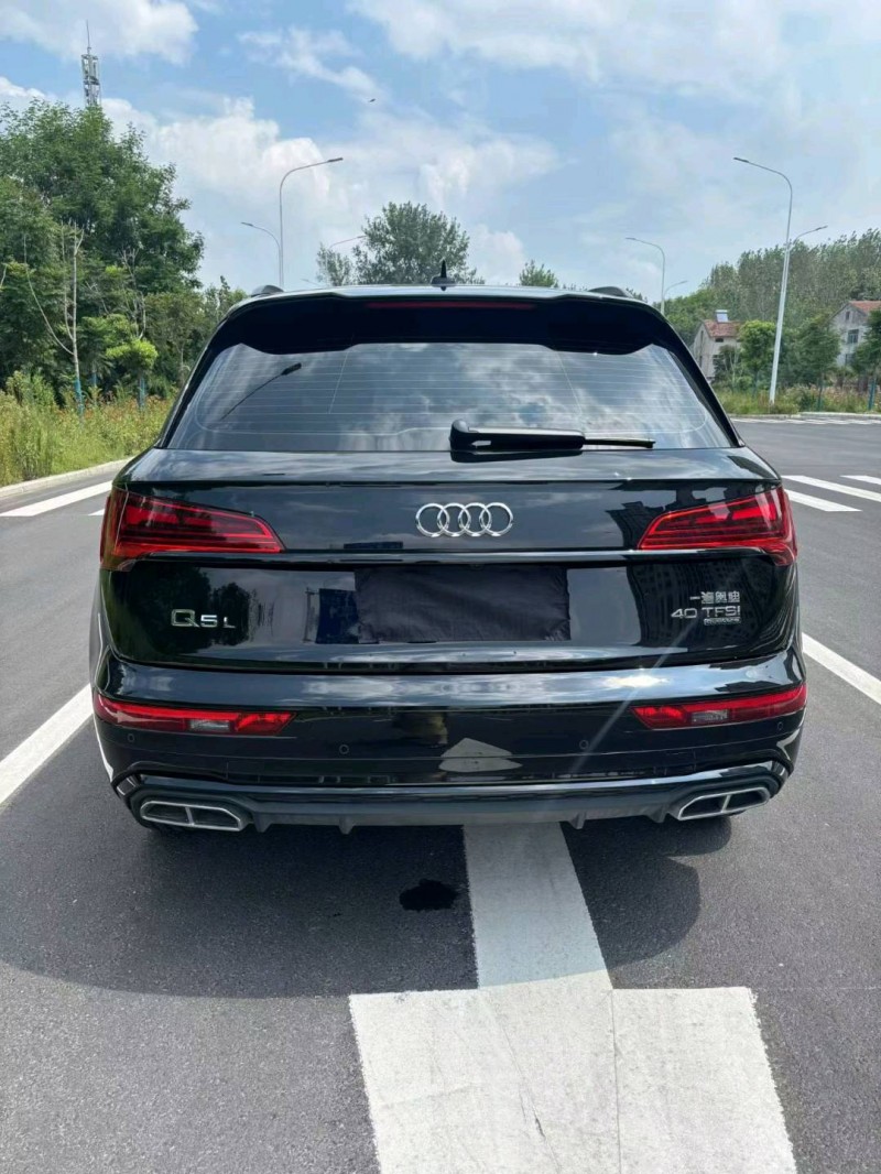 襄阳25年奥迪Q57