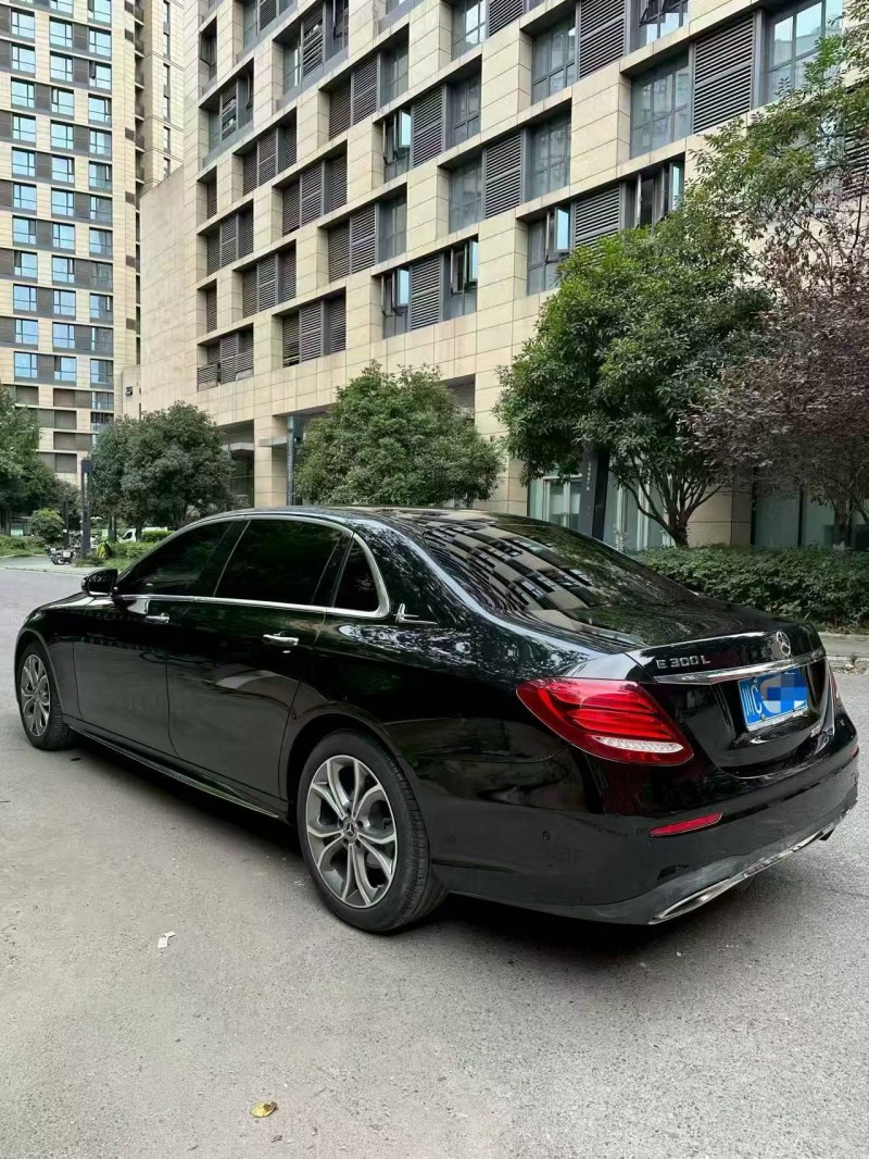 成都20年奔驰E9