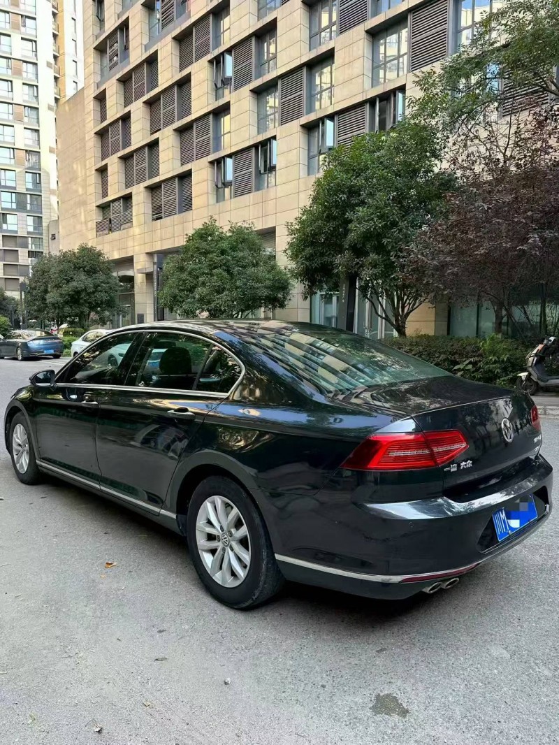 成都18年大众迈腾9