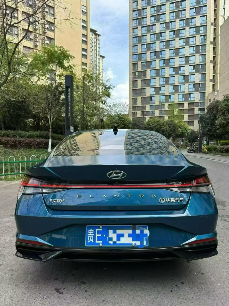 成都24年现代伊兰特8