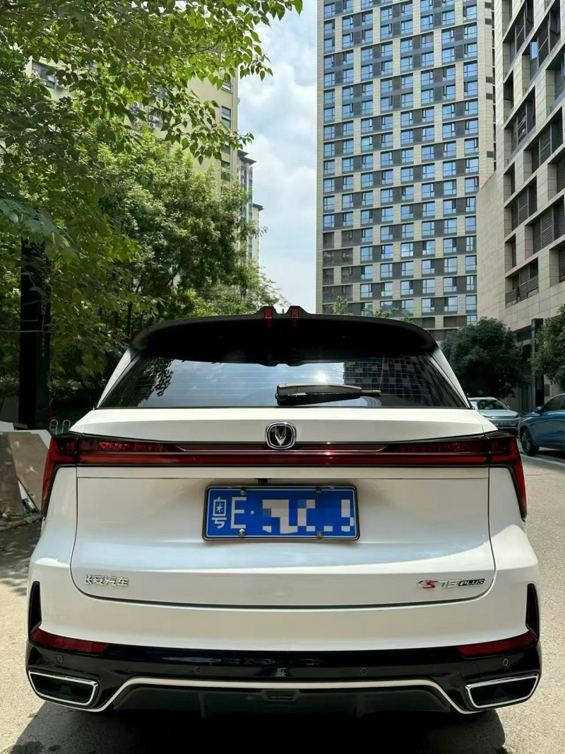 成都24年长安汽车CS758