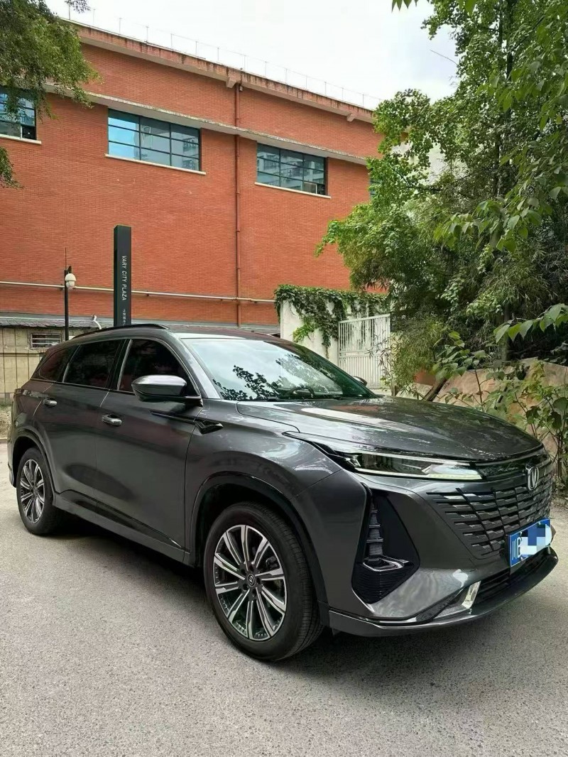 成都24年长安汽车CS752