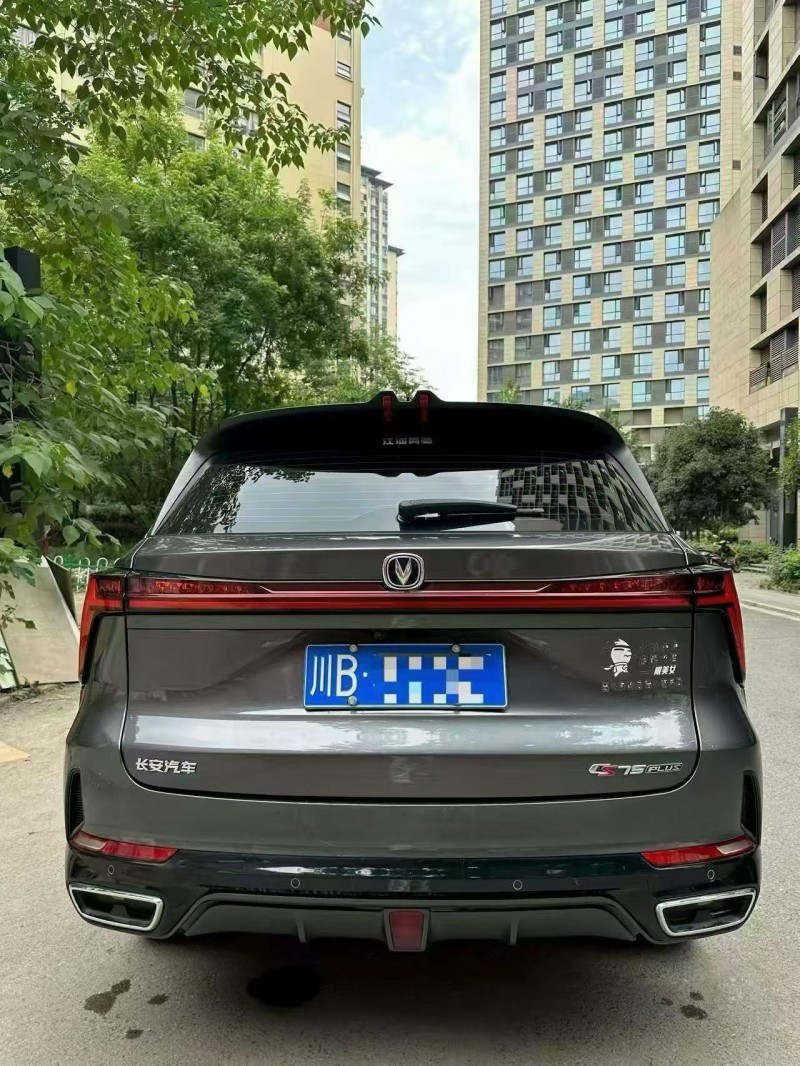 成都24年长安汽车CS758