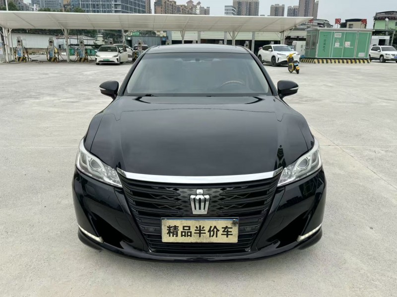 桂林17年丰田皇冠1