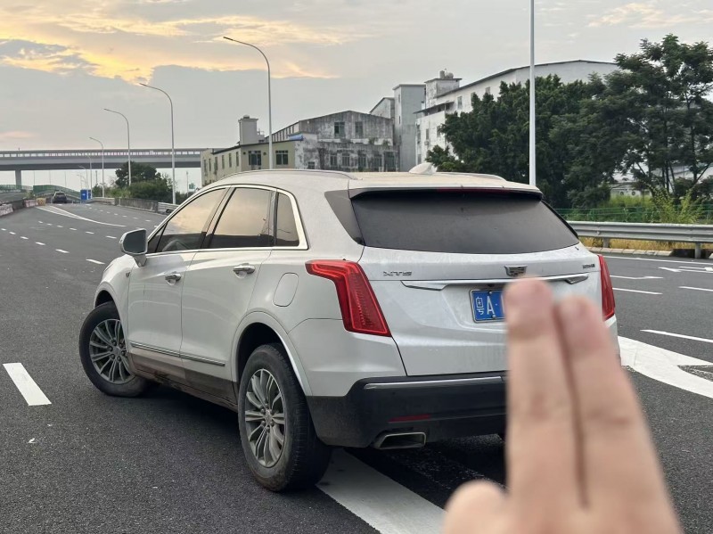广州17年凯迪拉克XT57