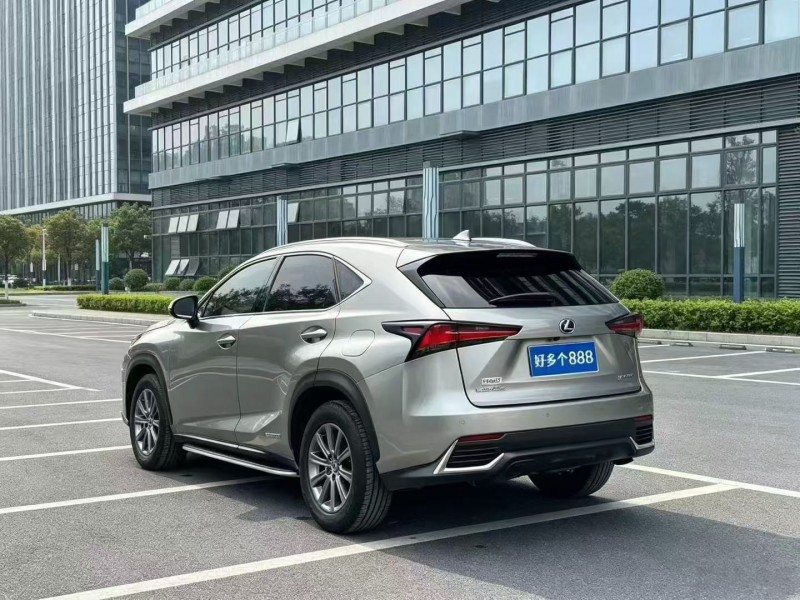 江门20年雷克萨斯NX8