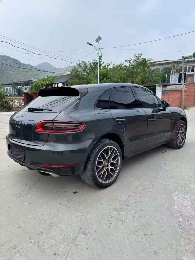 秦皇岛17年保时捷Macan8