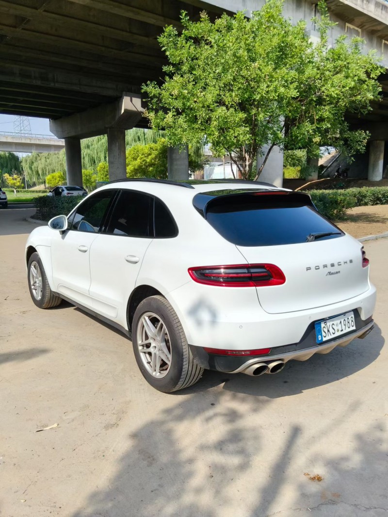青岛17年保时捷Macan8