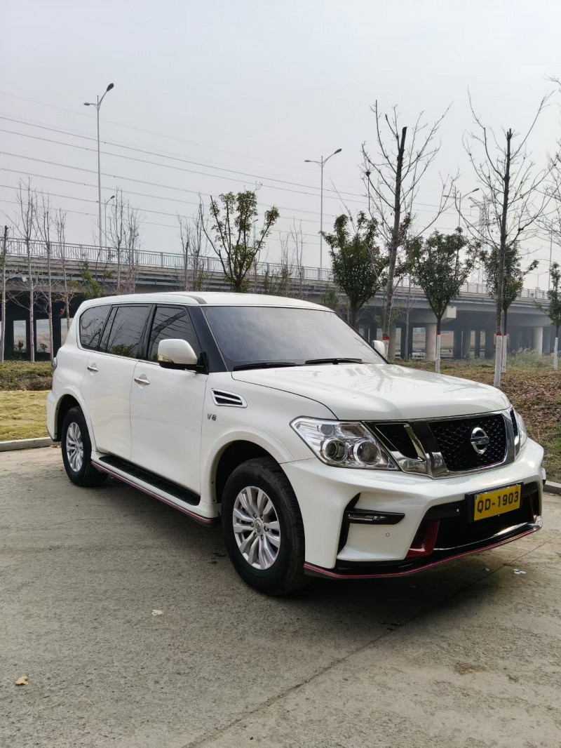 青岛18年日产途乐2