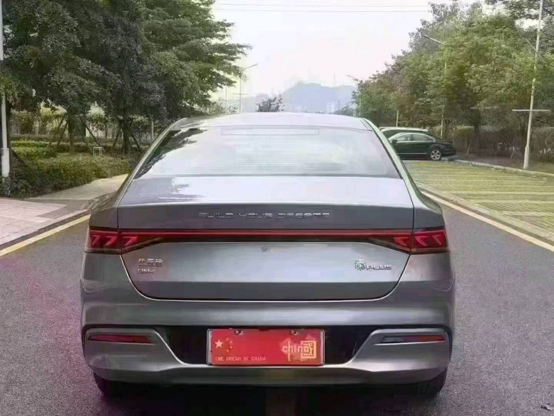 广州23年比亚迪秦5