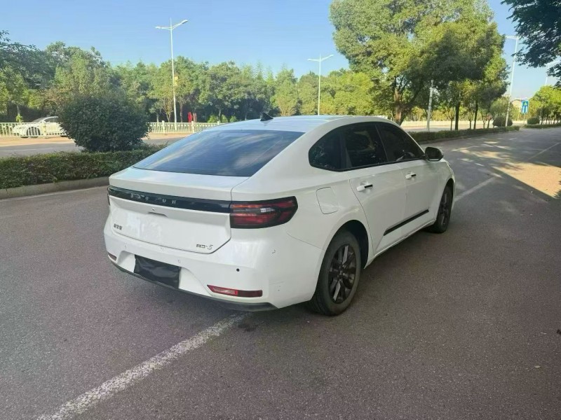 娄底21年宝骏RC58