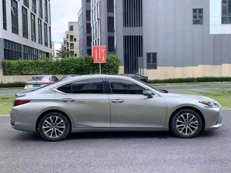 广州22年雷克萨斯ES5