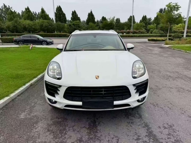 东营15年保时捷Macan1