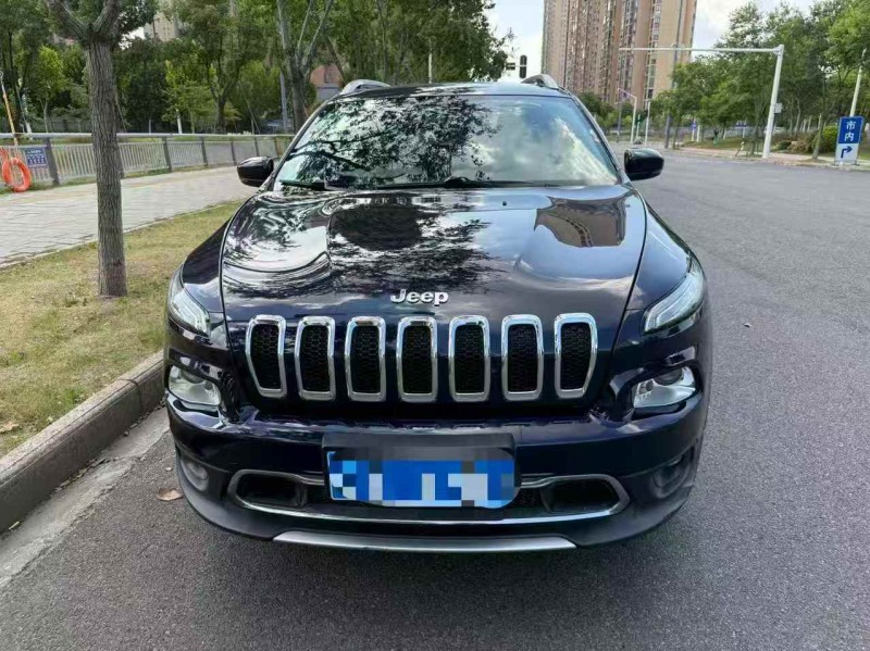 荆门18年Jeep自由光1