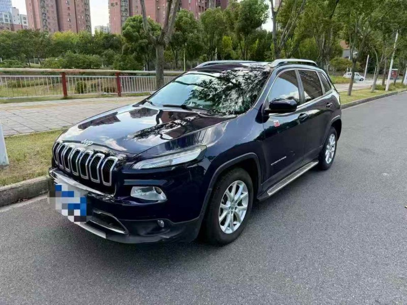 荆门18年Jeep自由光3