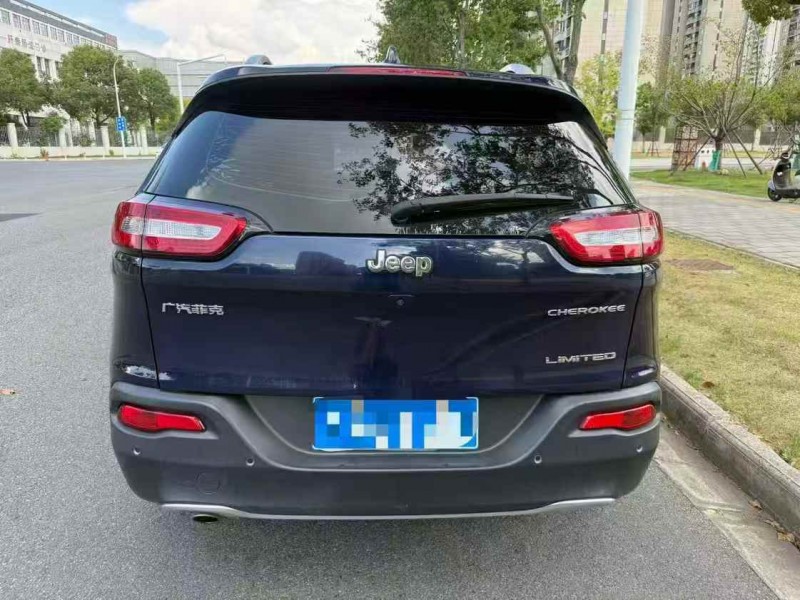 荆门18年Jeep自由光9