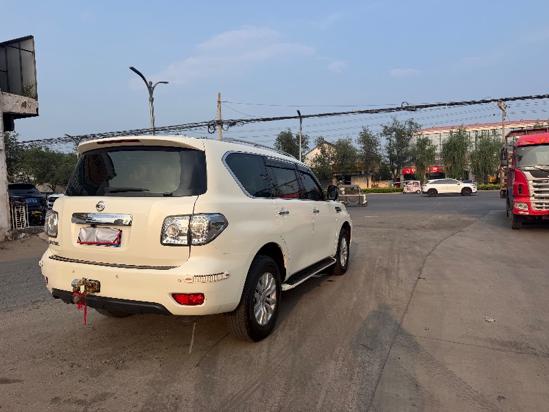洛阳18年日产途乐8