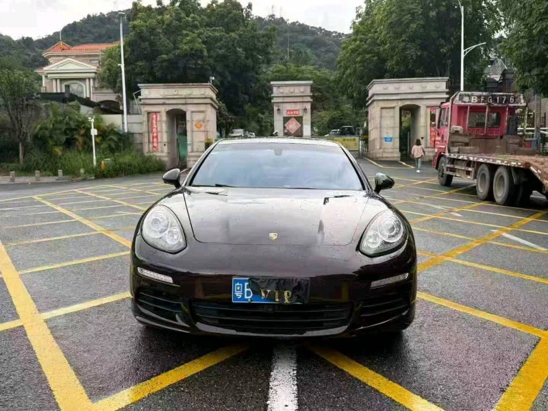 深圳15年保时捷帕拉梅拉1