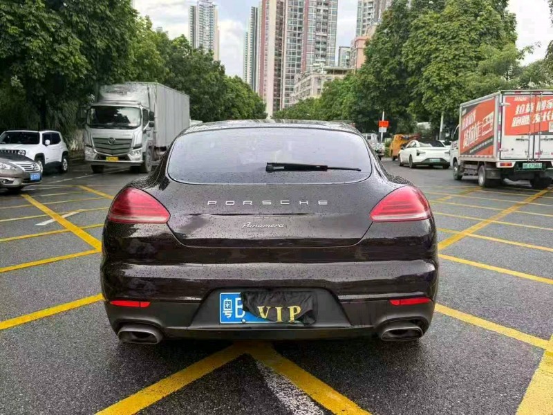 深圳15年保时捷帕拉梅拉8