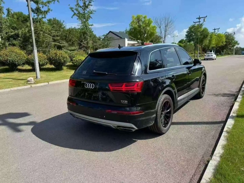 东营16年奥迪Q78