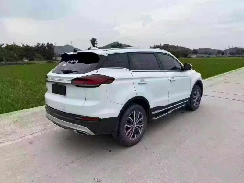 湖州20年吉利博越7