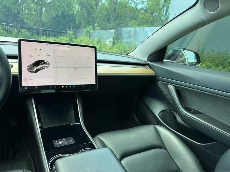 梧州20年特斯拉MODEL 35