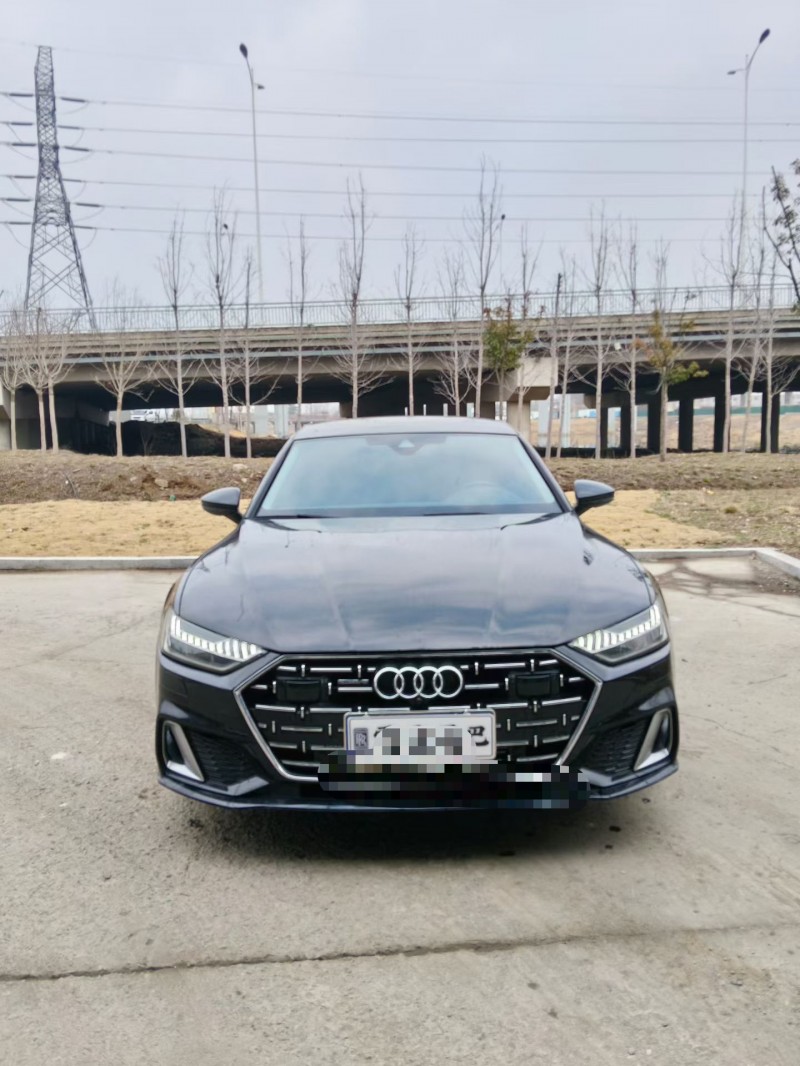 青岛25年奥迪A7L1
