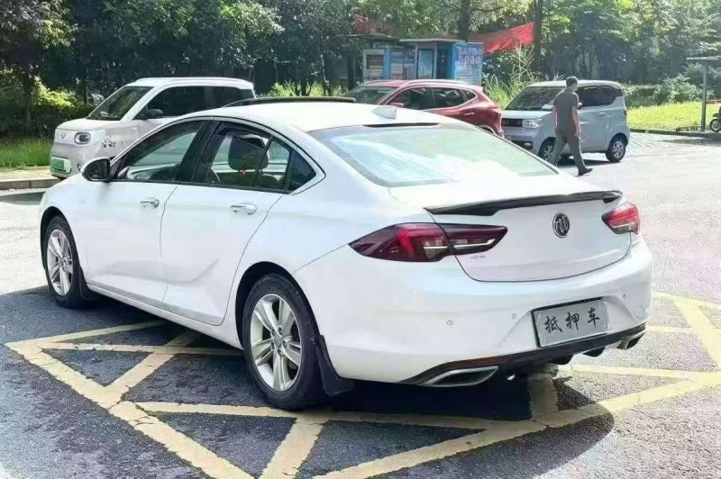萍乡19年别克君威7