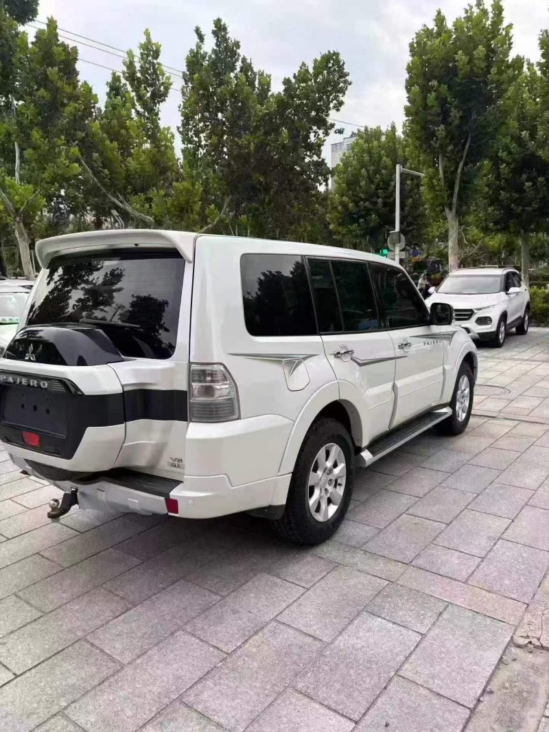 枣庄19年三菱帕杰罗6