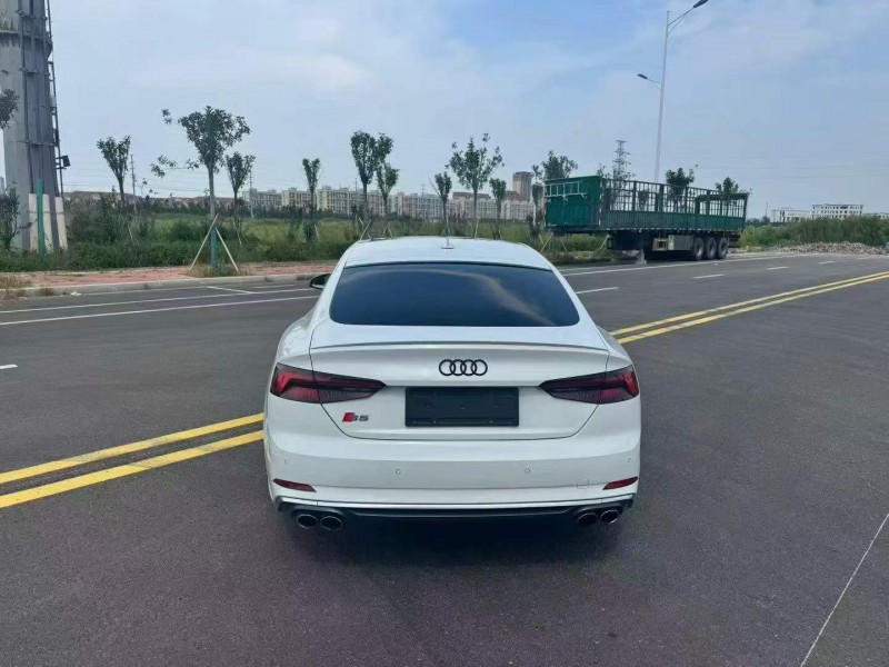 秦皇岛19年奥迪S57