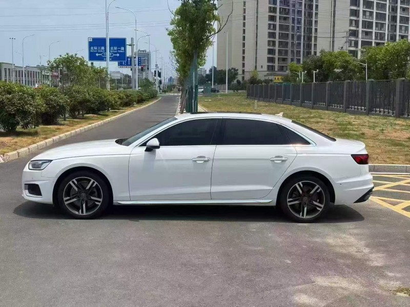 宜昌22年奥迪A4L8