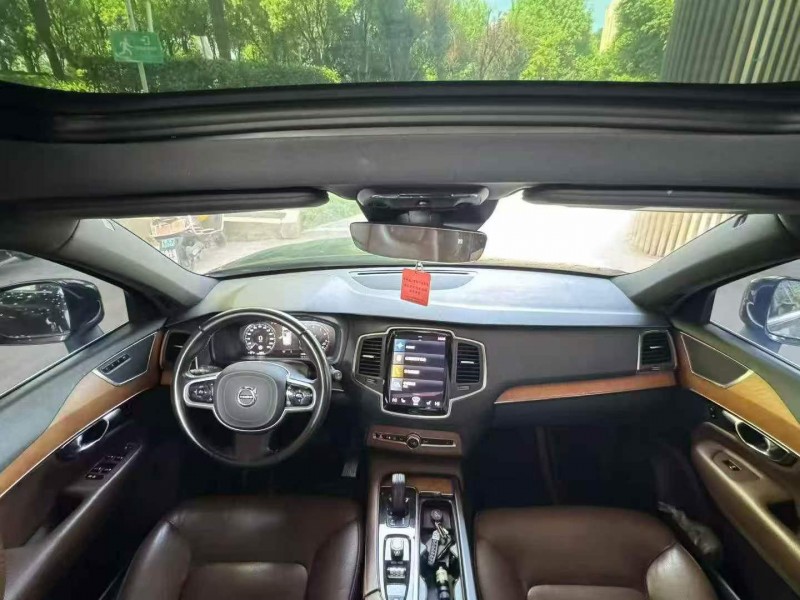 重庆20年沃尔沃XC904