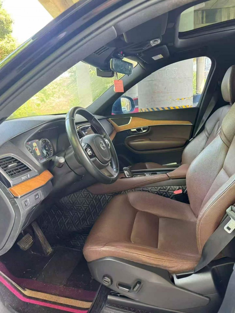重庆20年沃尔沃XC905