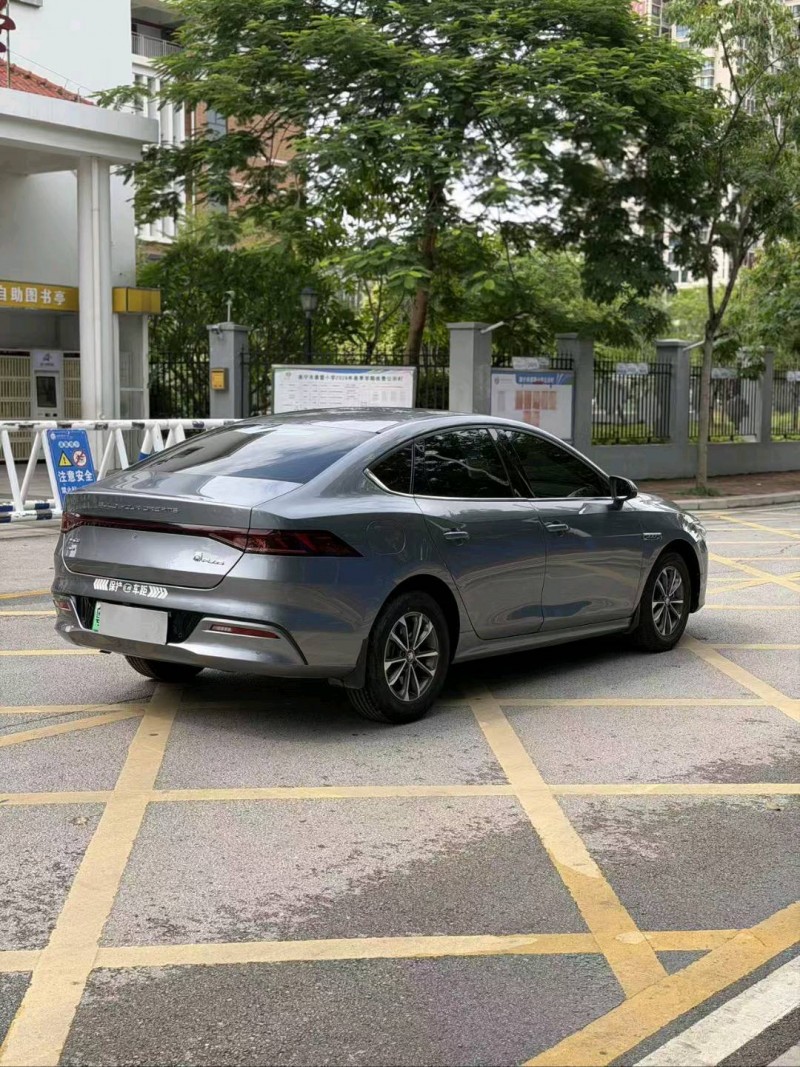 南宁24年比亚迪秦5
