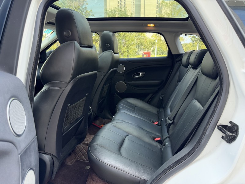 济宁16年路虎极光7