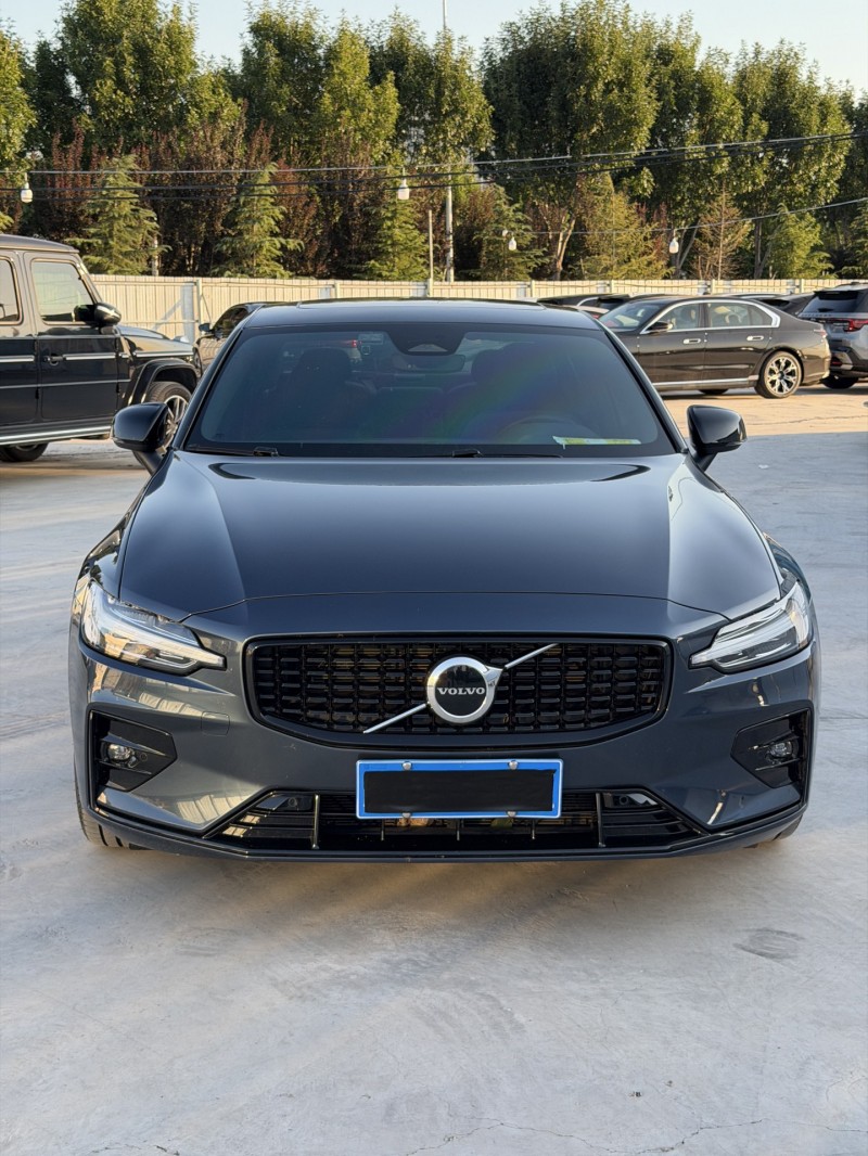 新乡25年沃尔沃S60L1