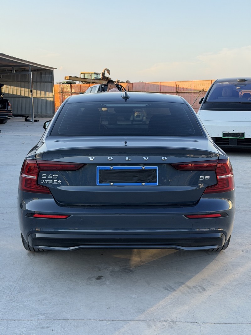 新乡25年沃尔沃S60L9