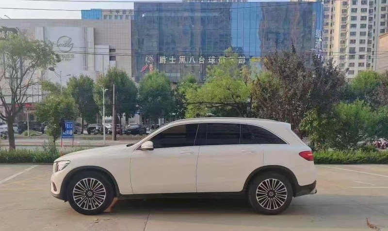 济宁19年奔驰GLC8