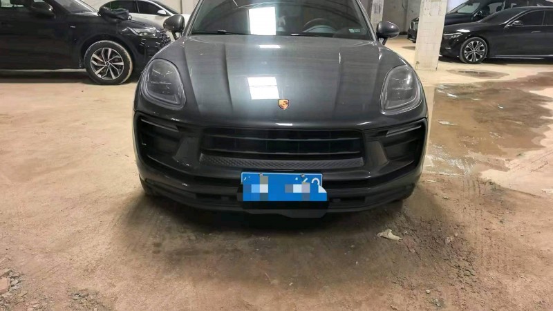 重庆25年保时捷Macan1