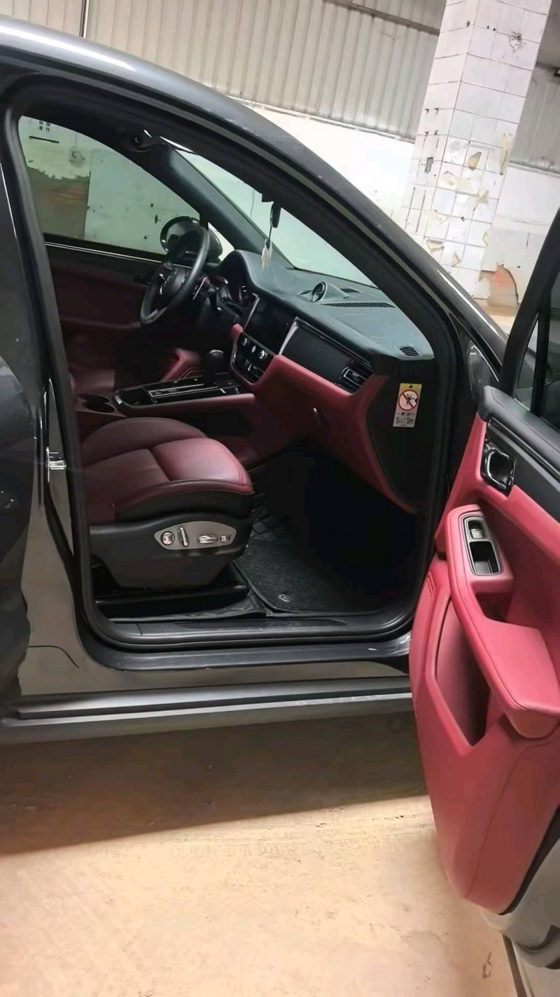 重庆25年保时捷Macan4