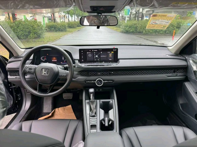 襄阳25年本田雅阁4