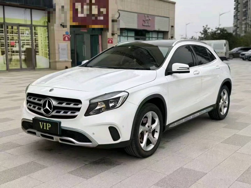 广州19年奔驰GLA3