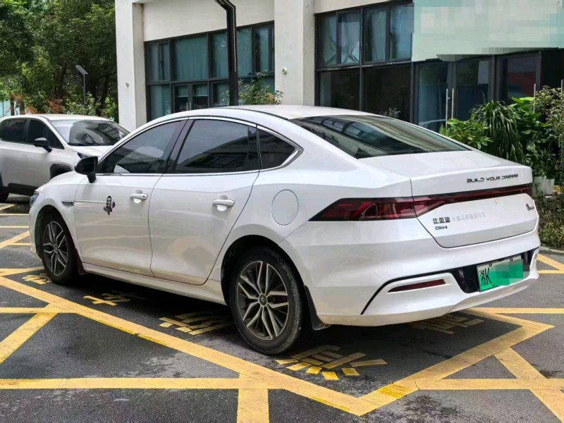 广州21年比亚迪秦8