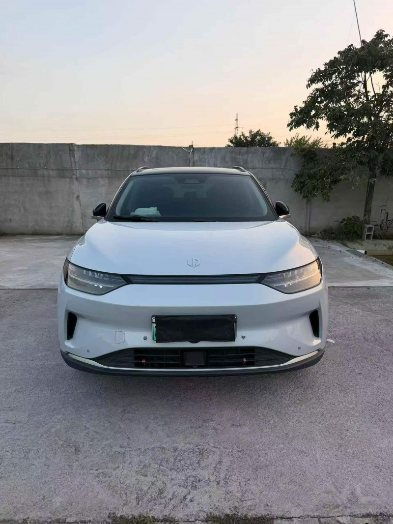 湖州22年零跑汽车C111