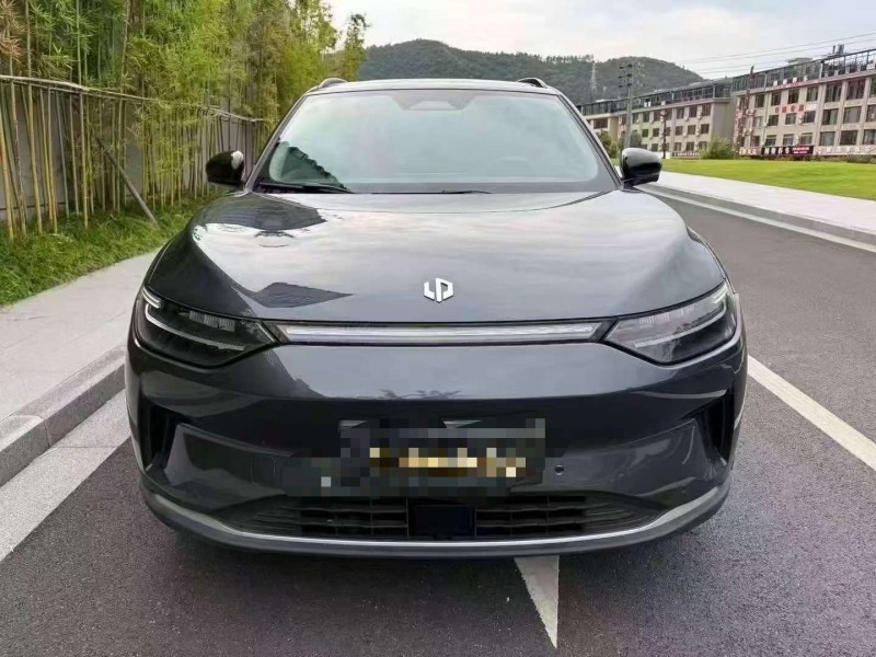 嘉興25年零跑汽車C111