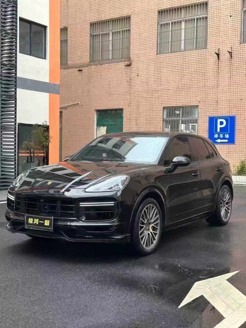 广州23年保时捷卡宴3