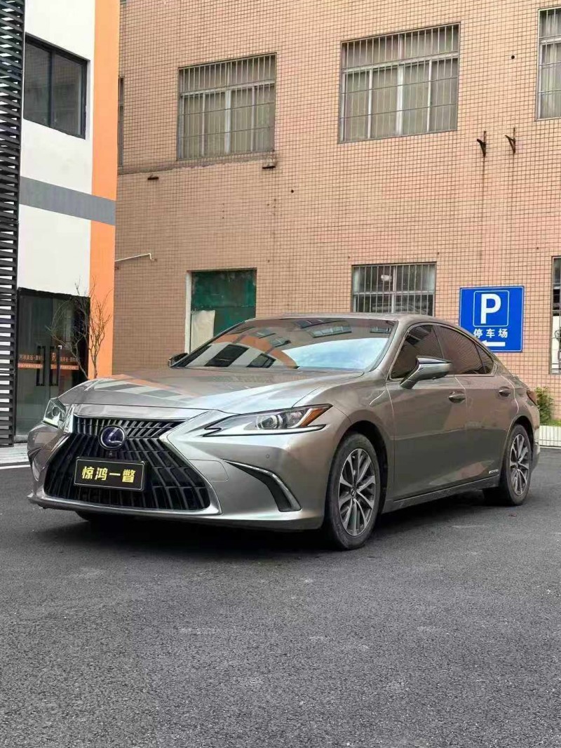 广州22年雷克萨斯ES3