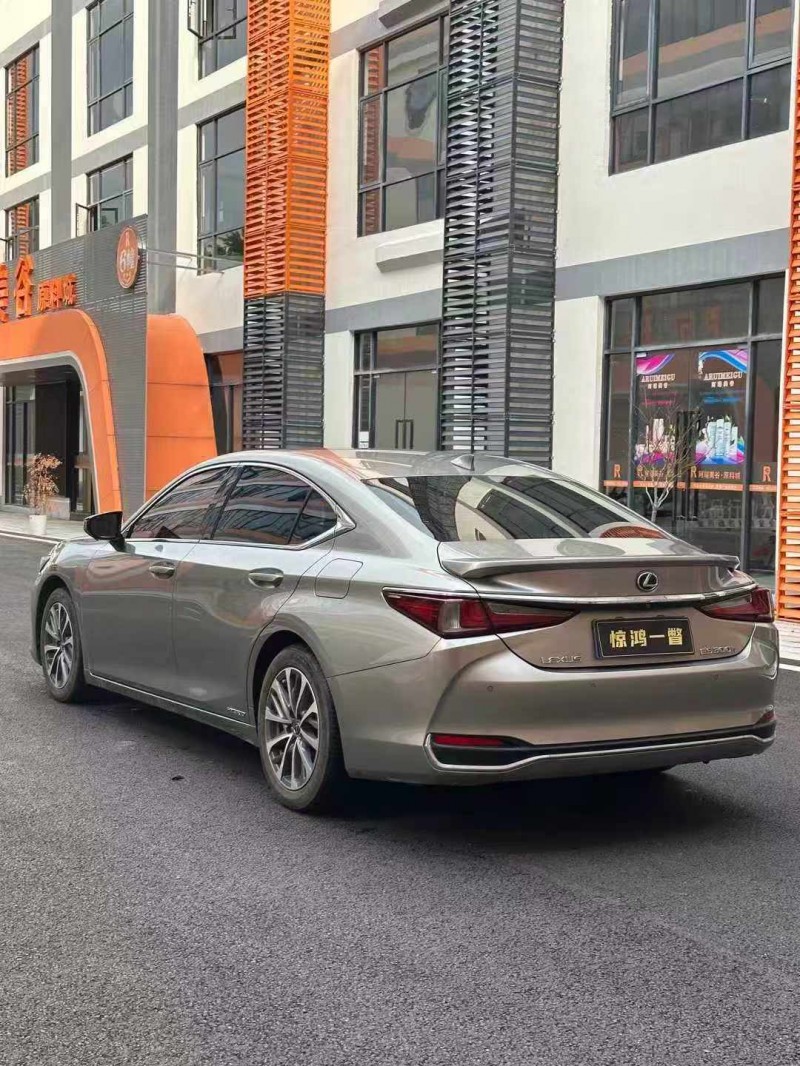 广州22年雷克萨斯ES4